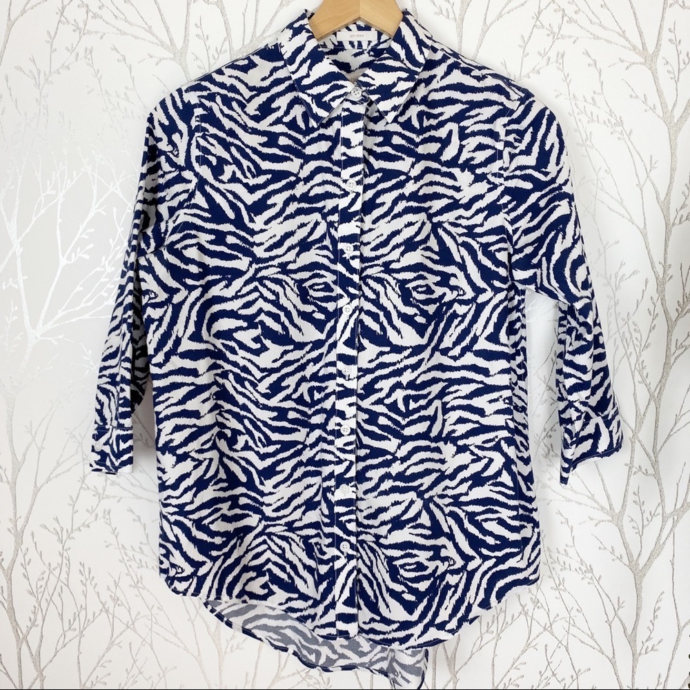 Chico’s 3/4 Sleeve Blue Animal Print Button-Up Top